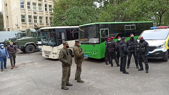 Шевченковский суд продолжил рассмотрение по сути дела Шеремета без допуска корреспондентов 01
