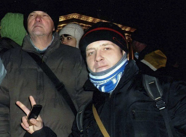 Мама молодшого сержанта міліції Романа Сокуренка (Сокола): Рома побіг витягати хлопців, коли в них стріляв снайпер. Вони йшли на перший штурм Іловайська 08