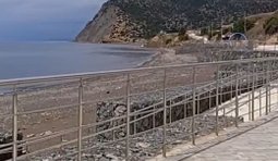 Росіянка показала порожні пляжі окупованого Криму