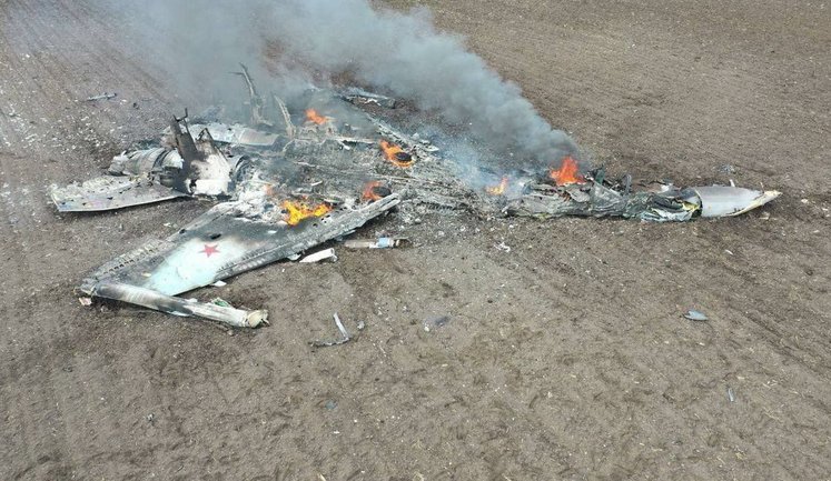 "Burns, burns, burns completely, f#ck": Ukrainian army captured pilot shot down near Izium Su-34. VIDEO&PHOTOS. VIDEO&PHOTOS