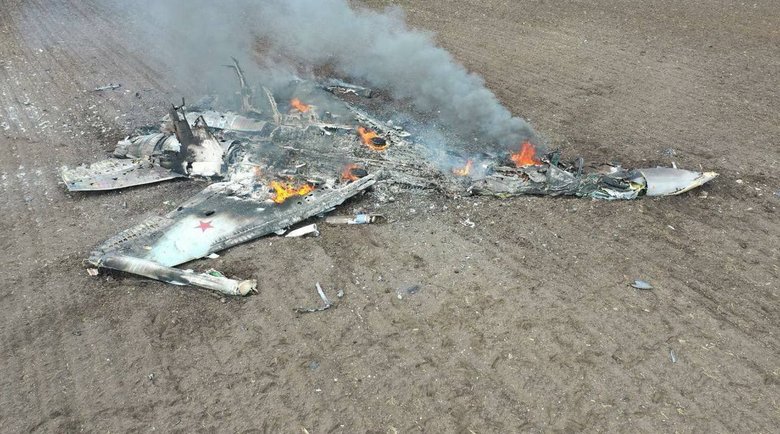 Горит, горит, полностью горит, бл#ть: ЗСУ захопили в полон пілота збитого поблизу Ізюма Су-34 01
