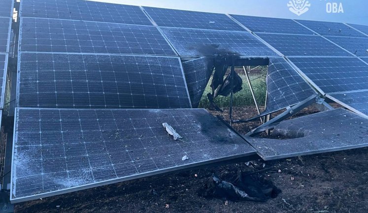 Росіяни атакували дронами підприємство на Одещині: пошкоджено сонячні панелі. ФОТОрепортаж
