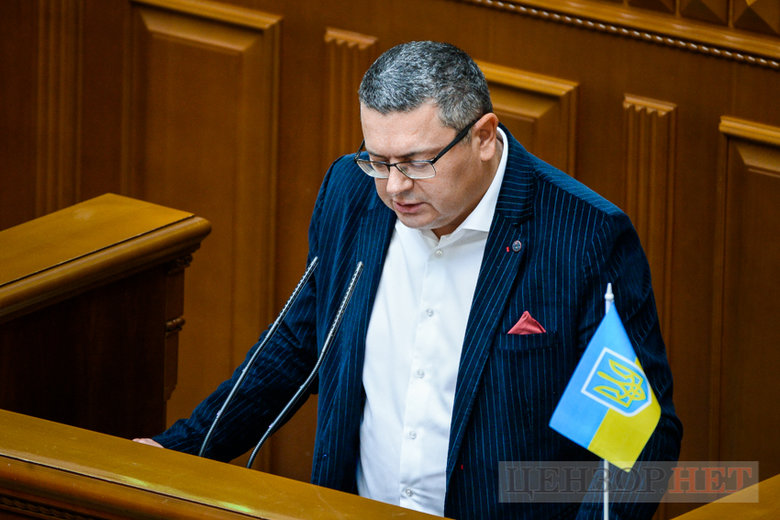 Рассказ Культенко Новинскому, Трухину и Кузьминых, приглашение Бондарь на вечеринку при свечах и сообщение Котик, дай деньги Васильеву, - работа ВР 22 февраля 49