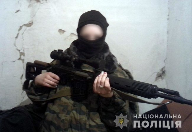 Найманка ДНР здалася поліції у Вугледарі на Донеччині 01