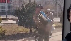 "Hero of SMO" shows genitals to trolleybus passengers in Volgograd, Russia. VIDEO