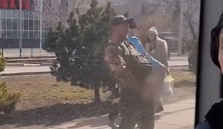 "Hero of SMO" shows genitals to trolleybus passengers in Volgograd, Russia. VIDEO