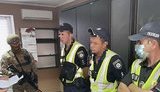 На фурах с "перегрузом" зарабатывали по 25 тыс. грн в день: На Херсонщине разоблачены патрульные. ФОТОрепортаж