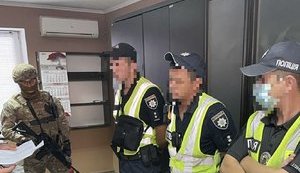Полицейские брали взятки за пропуск перегруженных фур на Херсонщине, – СБУ