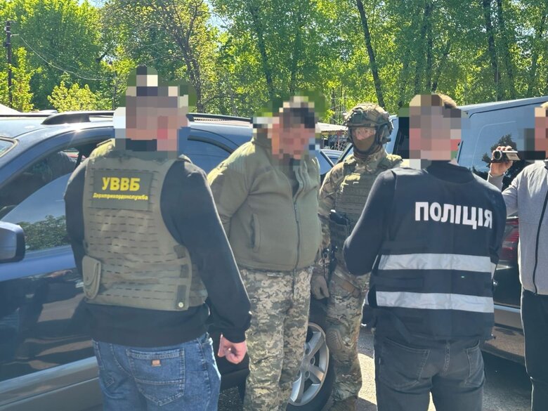Посадовець ТЦК на Чернігівщині попався на хабарі за виключення з розшуку ухилянта