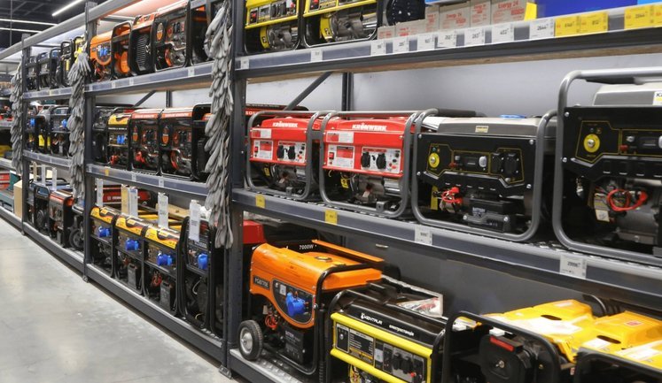 Попит на зарядні станції і павербанки після обстрілів підскочив у 7-8 разів