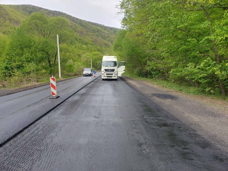 В Украине в этом году уже отремонтировали 8,1 миллиона квадратных метров дорог