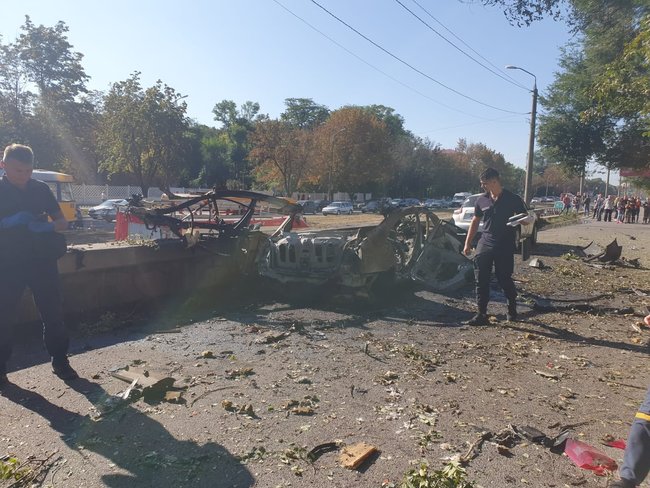 Двоє людей загинули внаслідок вибуху автомобіля в Дніпрі, - поліція 01