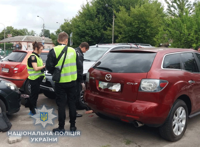 На парковке в Ривном застрелили 42-летнего бизнесмена 03