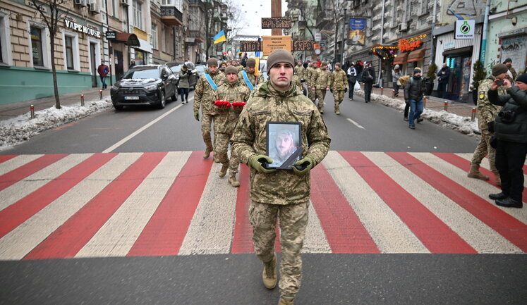 З воїном та поетом Максимом Кривцовим попрощалися в Києві. ВІДЕО+ФОТОрепортаж