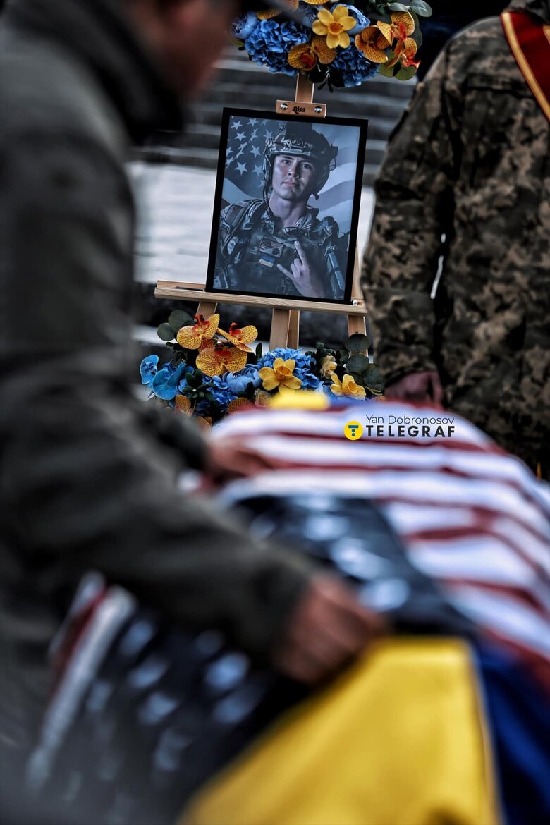 На Майдані попрощалися з захисником зі США