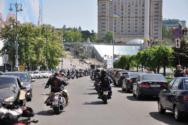 Freedom Diversity: Ukrainian bikers rode in downtown Kyiv 11