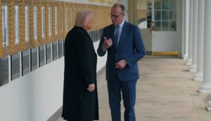 Мерц на карте объяснял Трампу, почему линия фронта в Украине не должна двигаться в сторону Запада