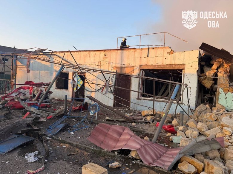 Росія вдарила ракетами по Одесі та Одеському району: двоє загиблих, 10 постраждалих, зруйновано СТО