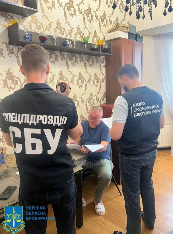 Розкрадання на закупівлі товарів для військових в Одесі
