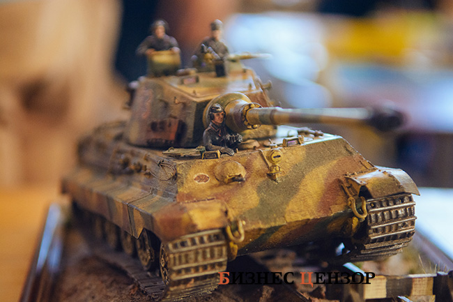 Авиадвигатели, беспилотники, боевые машины и трехтонный спиннер. Фоторепортаж с крупнейшего технического фестиваля 16