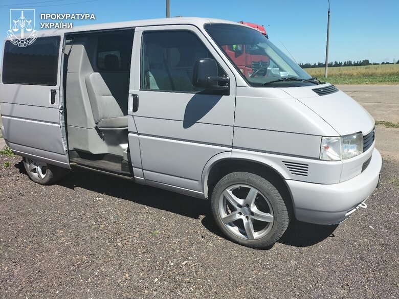 На Рівненщині засудили двох чоловіків за продаж гуманітарних авто