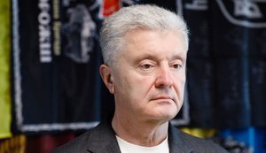 60% українців вважають, що санкції РНБО проти Порошенка - спроба влади відволікти увагу від ситуації на фронті та нейтралізувати опозицію, - опитування КМІС. ІНФОГРАФІКА