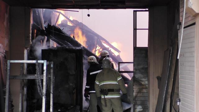 Під час пожежі на складі в Чернігові загинув працівник підприємства 05 Під час пожежі на складі в Чернігові загинув працівник підприємства 05