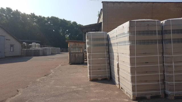 Боротьба із сірим алкоголем: що шукали на заводі-виробнику податківці 01