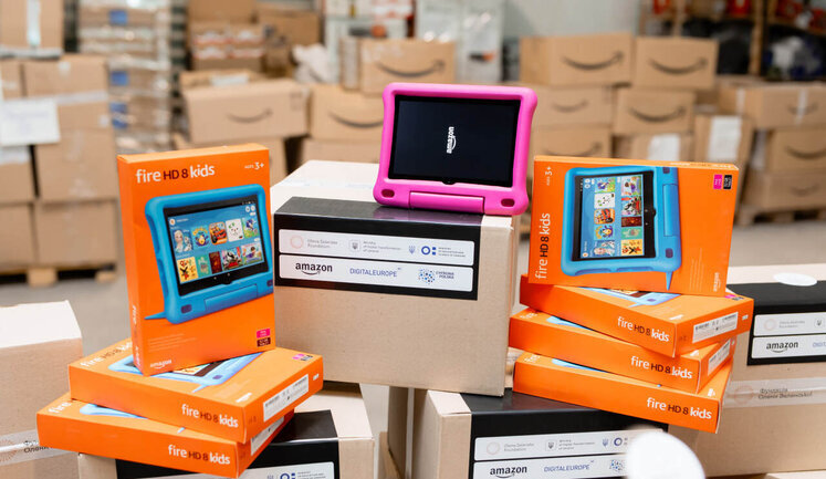 Amazon donated 5,700 gadgets for Ukrainian schoolchildren. PHOTO