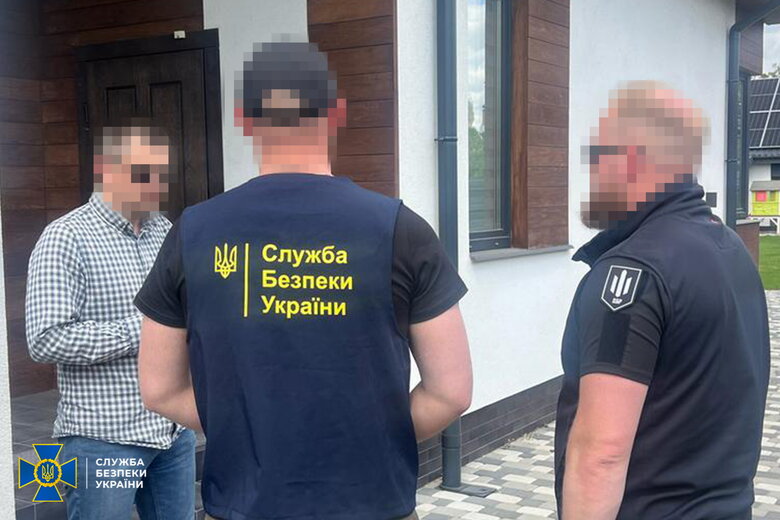 СБУ і ДБР викрили розкрадання 64 млн грн на закупівлях авто для армії