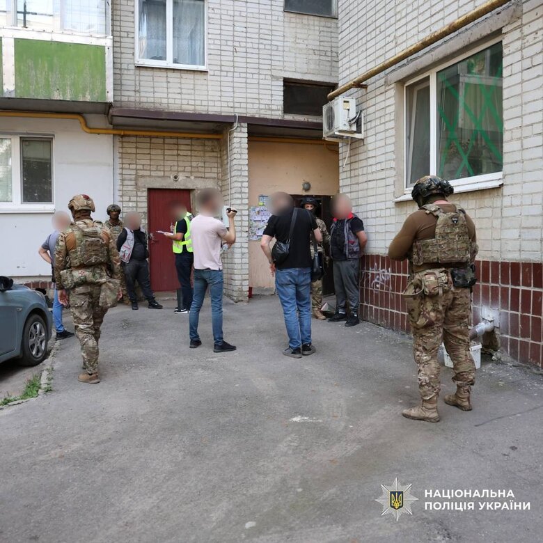 Полиция Харьковской области задержала нападавших на квартиру пожилой женщины