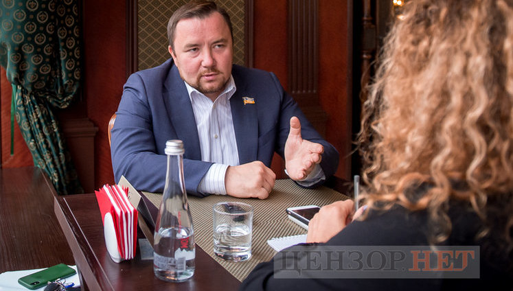 "Слуга народу" Маслов озвучив очікування від візиту Зеленського до США: Відключення РФ від SWIFT, додаткове озброєння, чіткий пакет санкцій