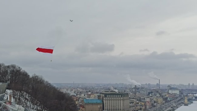 Марш солидарности с Беларусью прошел в центре Киева 04 Марш солидарности с Беларусью прошел в центре Киева 04