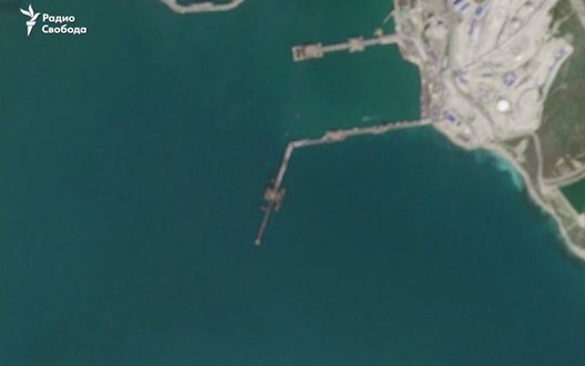 У Новоросійську пошкоджено причал та термінал 