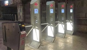 На 15 станциях киевского метро поменяют турникеты