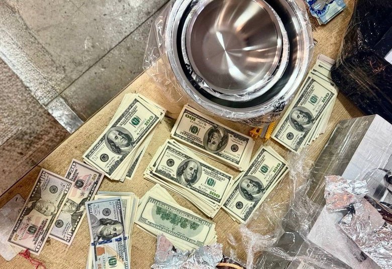 Currency in a parcel to Canada