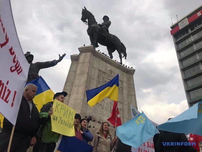 Митинг против оккупации Крыма прошел в Анкаре 01