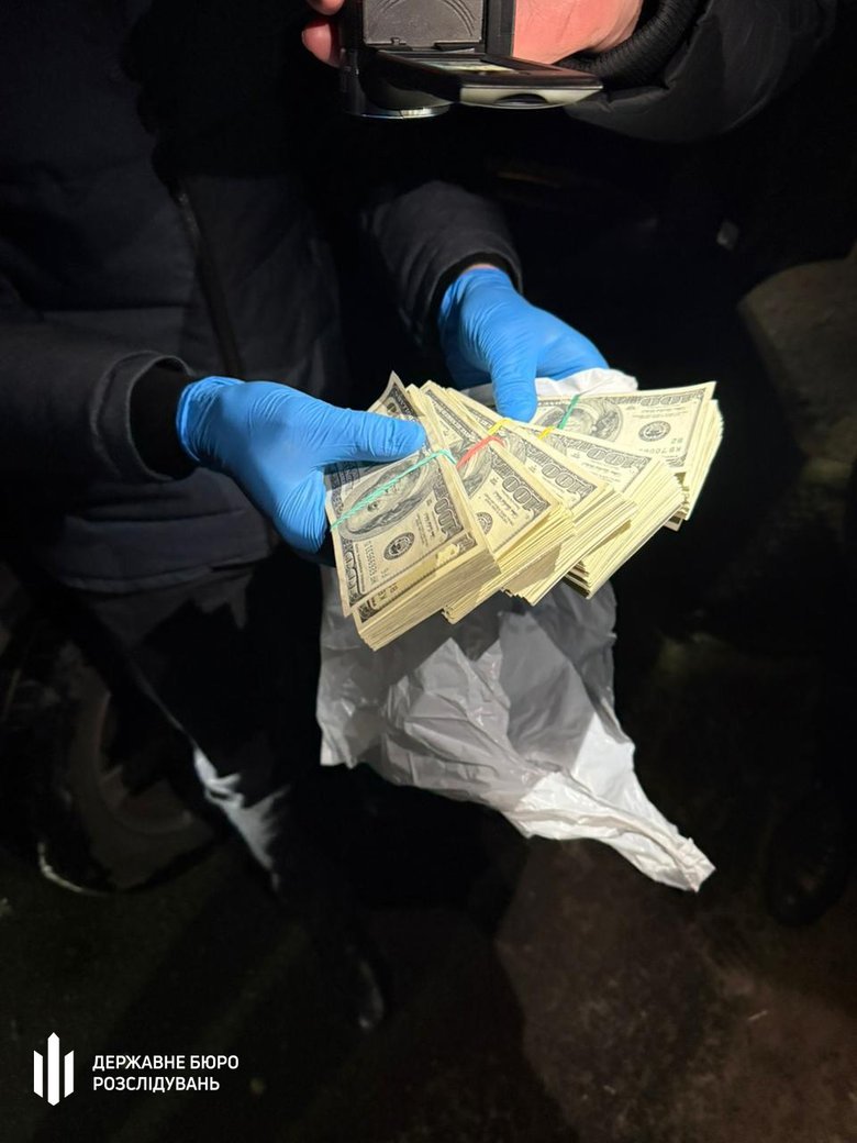 Вымогал у военнослужащего ТЦК $100 тыс.