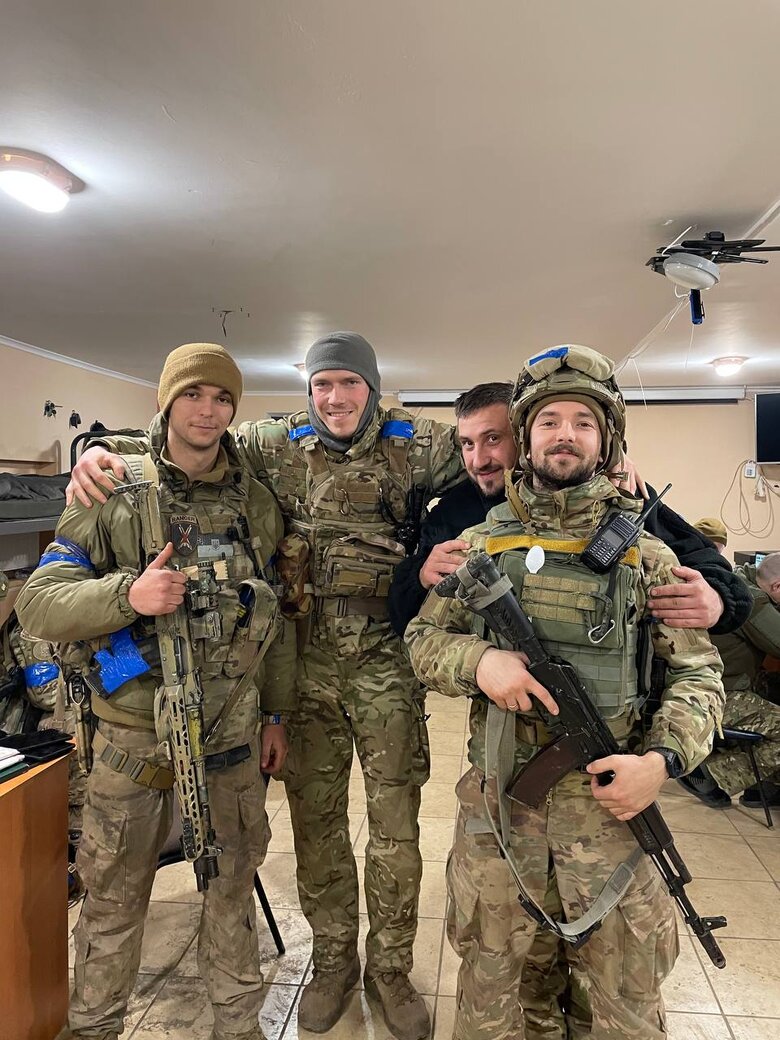 Боєць полку Азов, Герой України Лев Пашко: Наш бункер три рази пробивали авіабомбами. Були думки, що це все. Я розумів, що для України зробив Маріуполь. Мені не було соромно 03