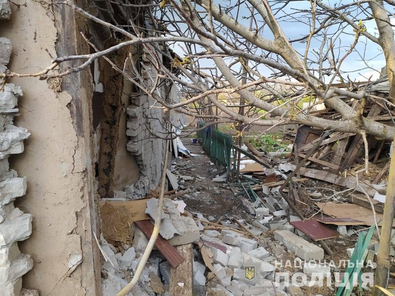 Окупанти обстріляли 13 населених пунктів Донеччини, 5 загиблих, є поранені, - Нацполіція 04
