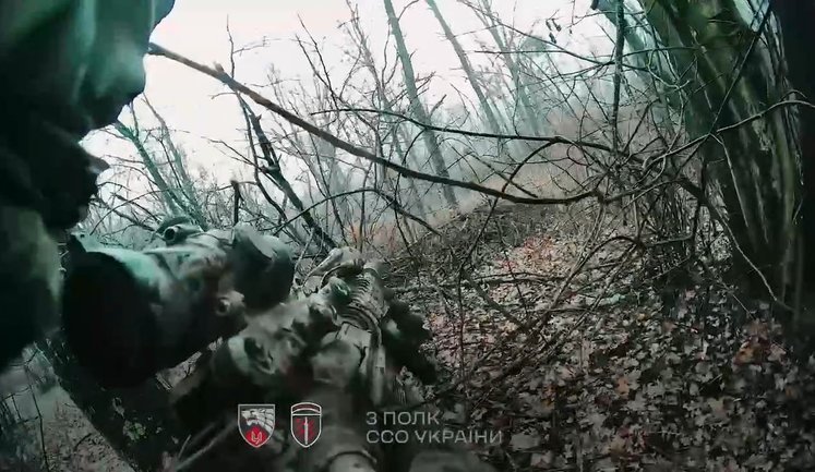 Спецназовцы 3-го полка ССО ликвидировали группу противника и эвакуировали бойца ВСУ наземным роботом. ВИДЕО