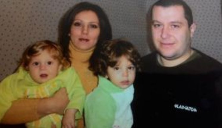 "Две сумки и пятеро детей". Вдова Темура Юлдашева Виола о жизни после гибели мужа
