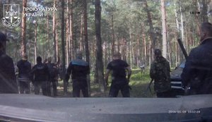 Вооруженные молодые люди расстреляли автомобиль с людьми ради контроля над добычей янтаря на Ривненщине: Верховный Суд подтвердил приговор 11 нападавшим. ФОТО