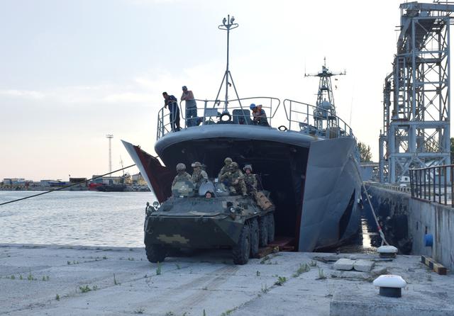 Десантники та військові моряки відпрацювали навчально-бойові завдання в Чорному морі, - Міноборони 07 Десантники та військові моряки відпрацювали навчально-бойові завдання в Чорному морі, - Міноборони 07