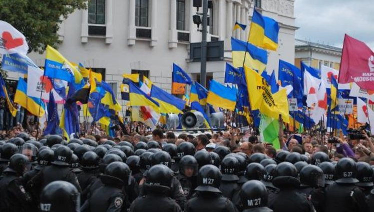 Бунт в Украине может начаться неожиданно. Самолетов на всю братию не хватит, все не убегут, - БЮТ. + ВИДЕО