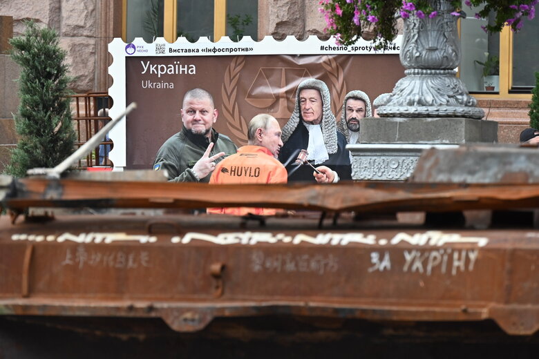 Выставка уничтоженной военной техники РФ на столичном Крещатике 37