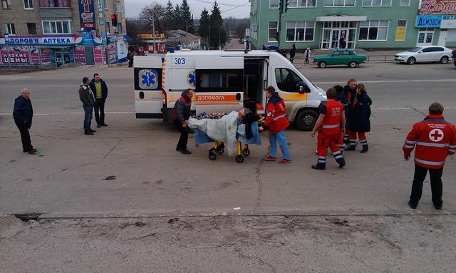 На арсеналі в Балаклії лунають вибухи, вогонь гасять пожежними танками, - ДСНС 02