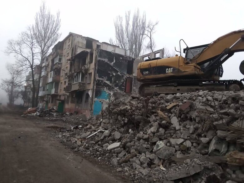 В окупованому Маріуполі росіяни знищили вже понад 300 будинків, - Андрющенко 01