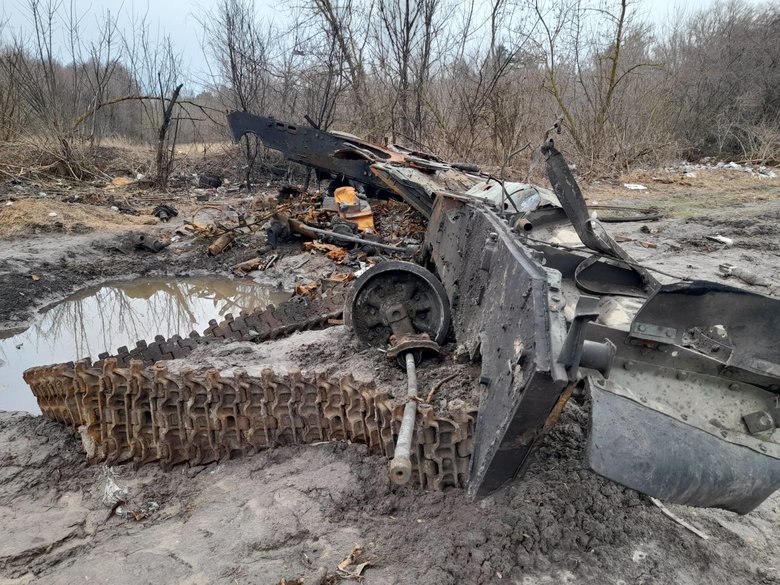 Ukrainian Armed Forces destroyed large amount of Russian occupants equipment in Chernihiv region 05