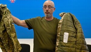 Наказ Резнікова, який дозволяв приймання курток без належної перевірки якості, набув чинності пізніше, ніж були укладені контракти, - Ніколов